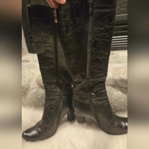 Size 7 Black Knee High Boots - Picture 3 of 4